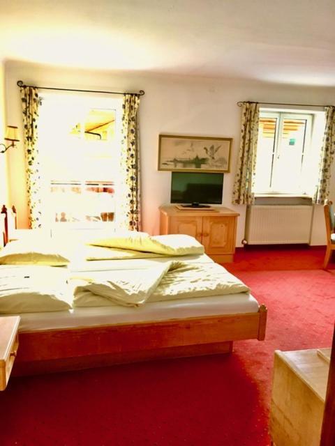 Hotel Gasthof Neumayr オーバートルム・アム・ゼー エクステリア 写真